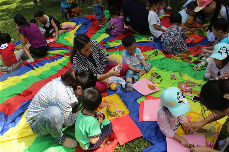 BBunion国际早教厦门外图中心活动花絮:《秋之美》英语户外课 BBunion国际早教厦门外图中心活动花絮:《秋之美》英语户外课