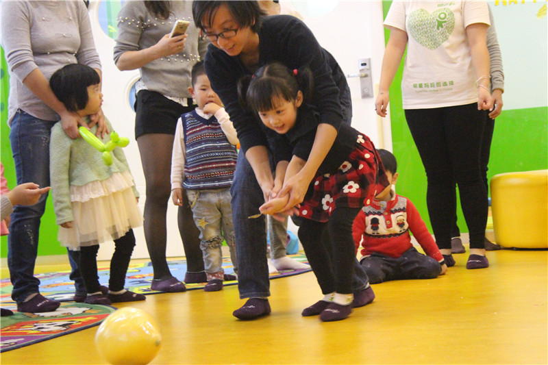 BBunion国际早教厦门外图中心活动花絮:感恩的心,蓝色的爱 BBunion国际早教厦门外图中心活动花絮:感恩的心,蓝色的爱