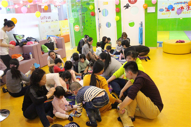 BBunion国际早教厦门外图中心活动花絮:感恩的心,蓝色的爱 BBunion国际早教厦门外图中心活动花絮:感恩的心,蓝色的爱