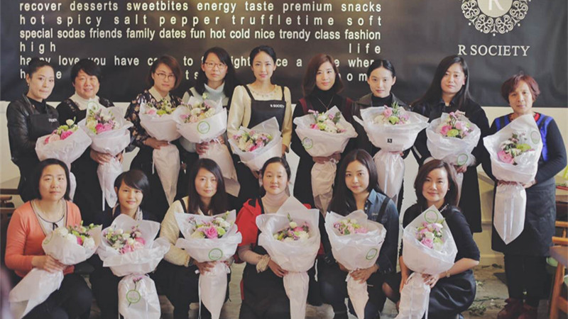 BBunion国际早教宜兴中心活动花絮:“指尖上的艺术”花艺沙龙圆满落幕 BBunion国际早教宜兴中心活动花絮:“指尖上的艺术”花艺沙龙圆满落幕